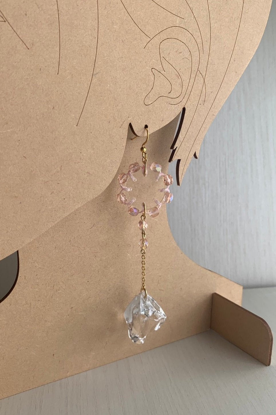 ピンクステッチカッティングビーズアイスピアス・イヤリング