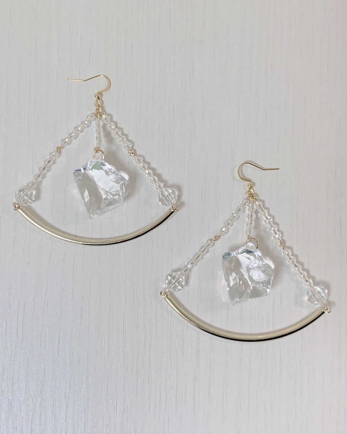 クリアストーントライアングルピアス・イヤリング